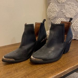 jeffrey campbell cromwell booties